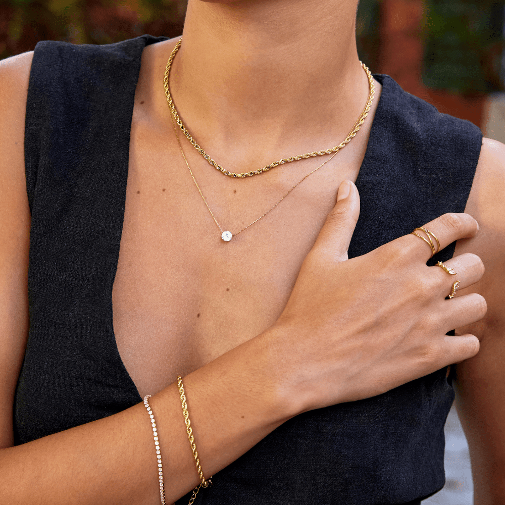 Radiant Glow Necklace – 18K Gold, Waterproof & Hypoallergenic