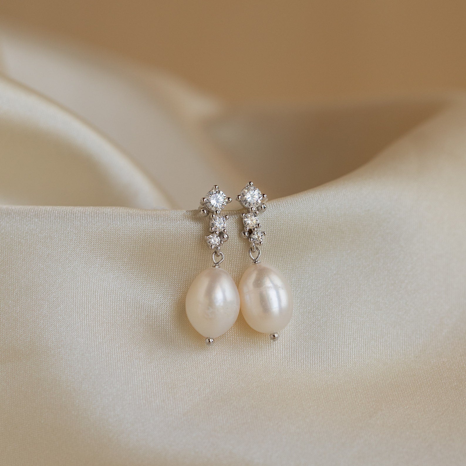 Ivy Drop Earrings – 18K Gold, Waterproof & Hypoallergenic