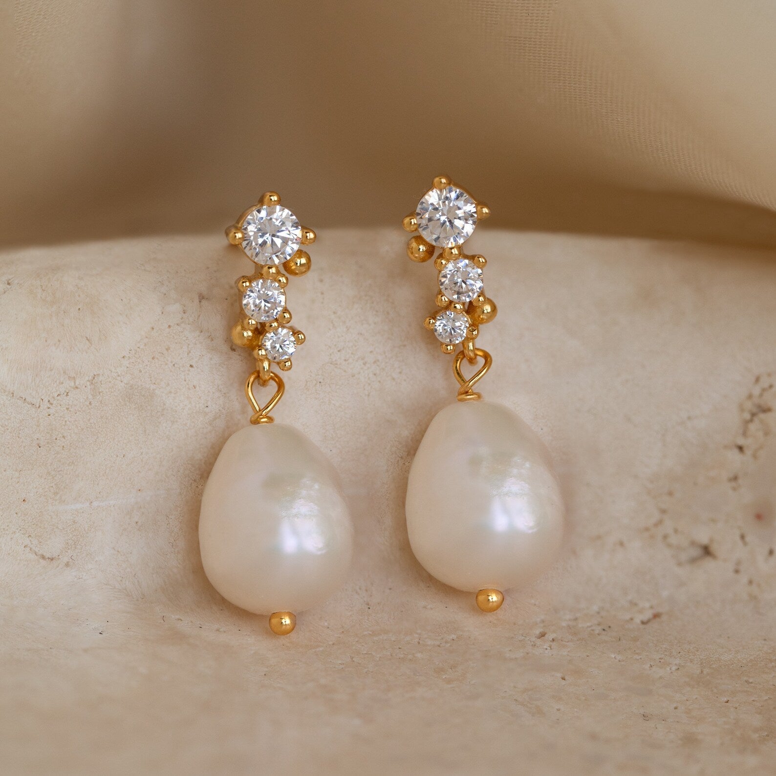 Ivy Drop Earrings – 18K Gold, Waterproof & Hypoallergenic
