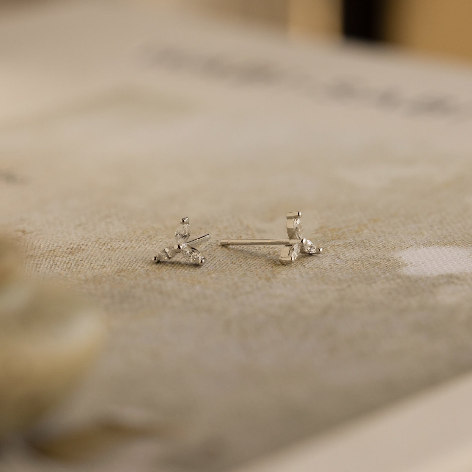 Eterna Bloom Studs