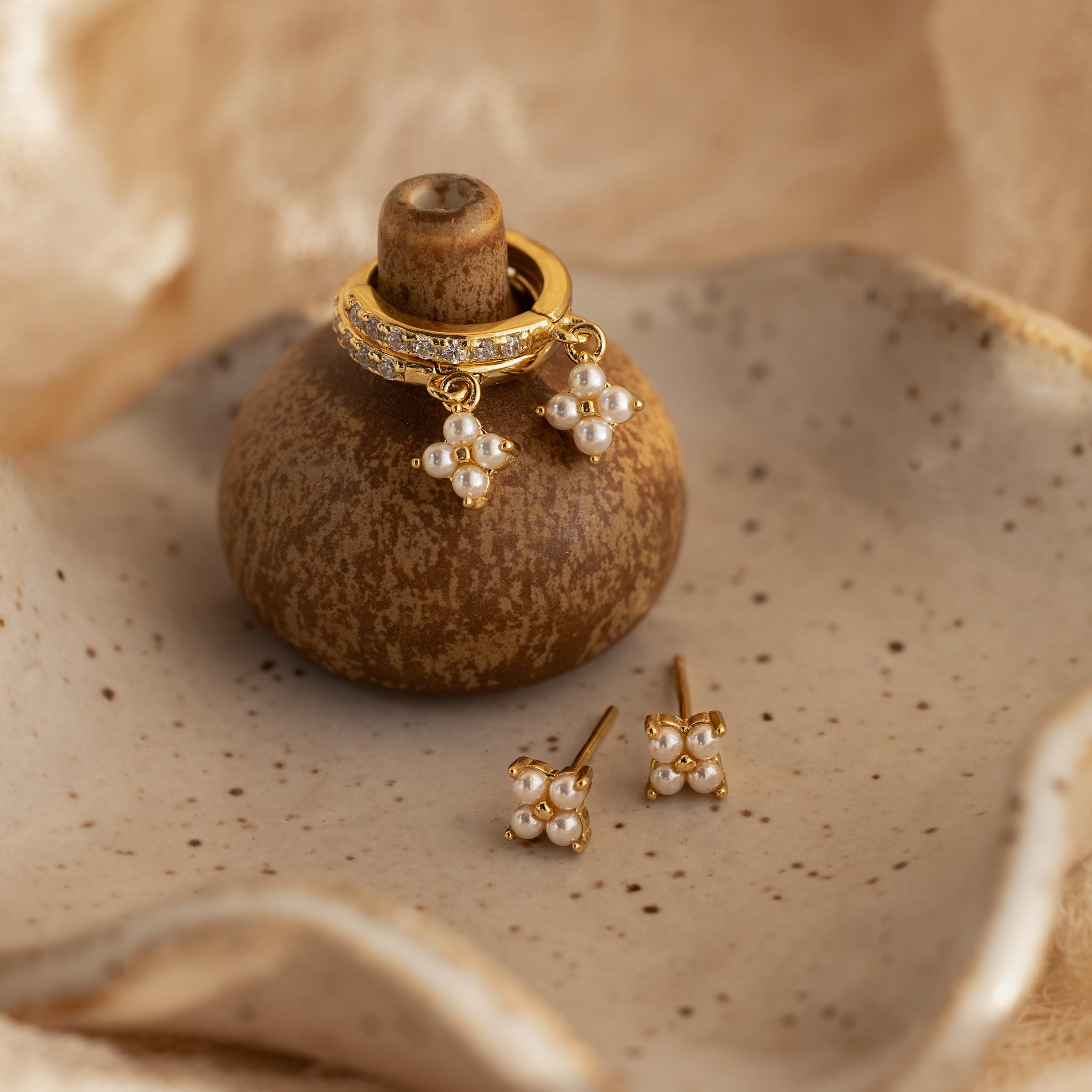 Nova Pearl Studs Earrings – 18K Gold, Waterproof & Hypoallergenic