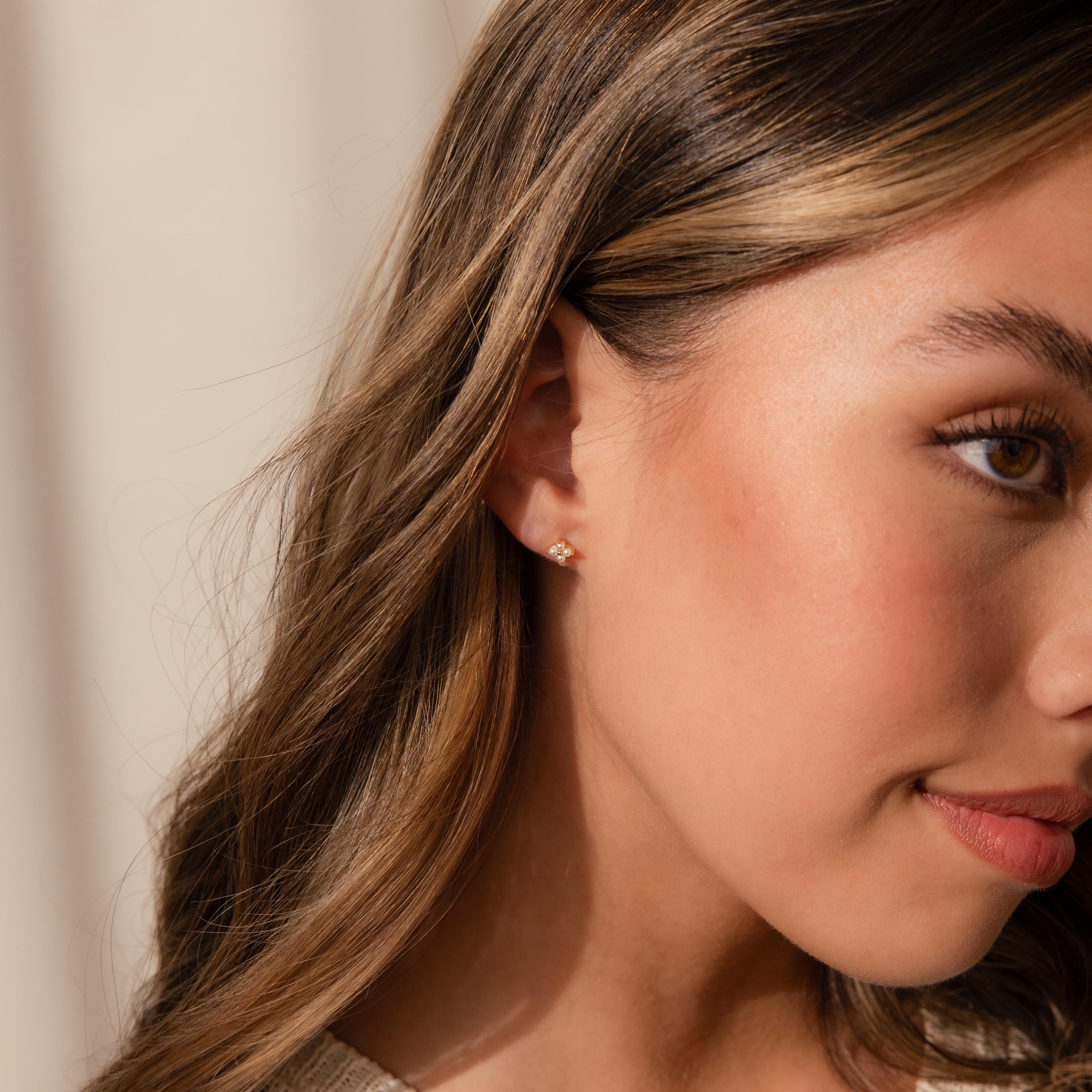 Nova Pearl Studs Earrings – 18K Gold, Waterproof & Hypoallergenic