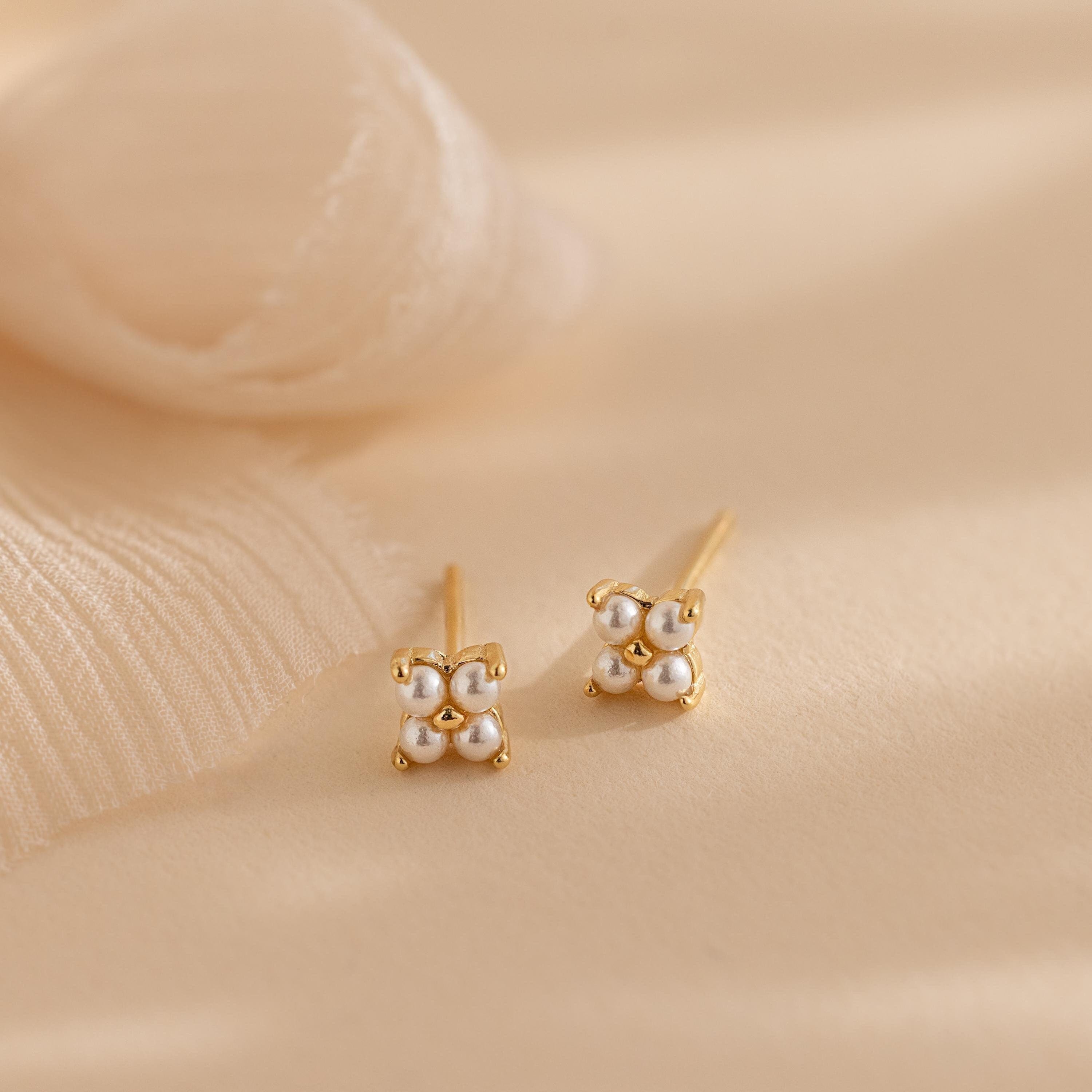 Nova Pearl Studs Earrings – 18K Gold, Waterproof & Hypoallergenic