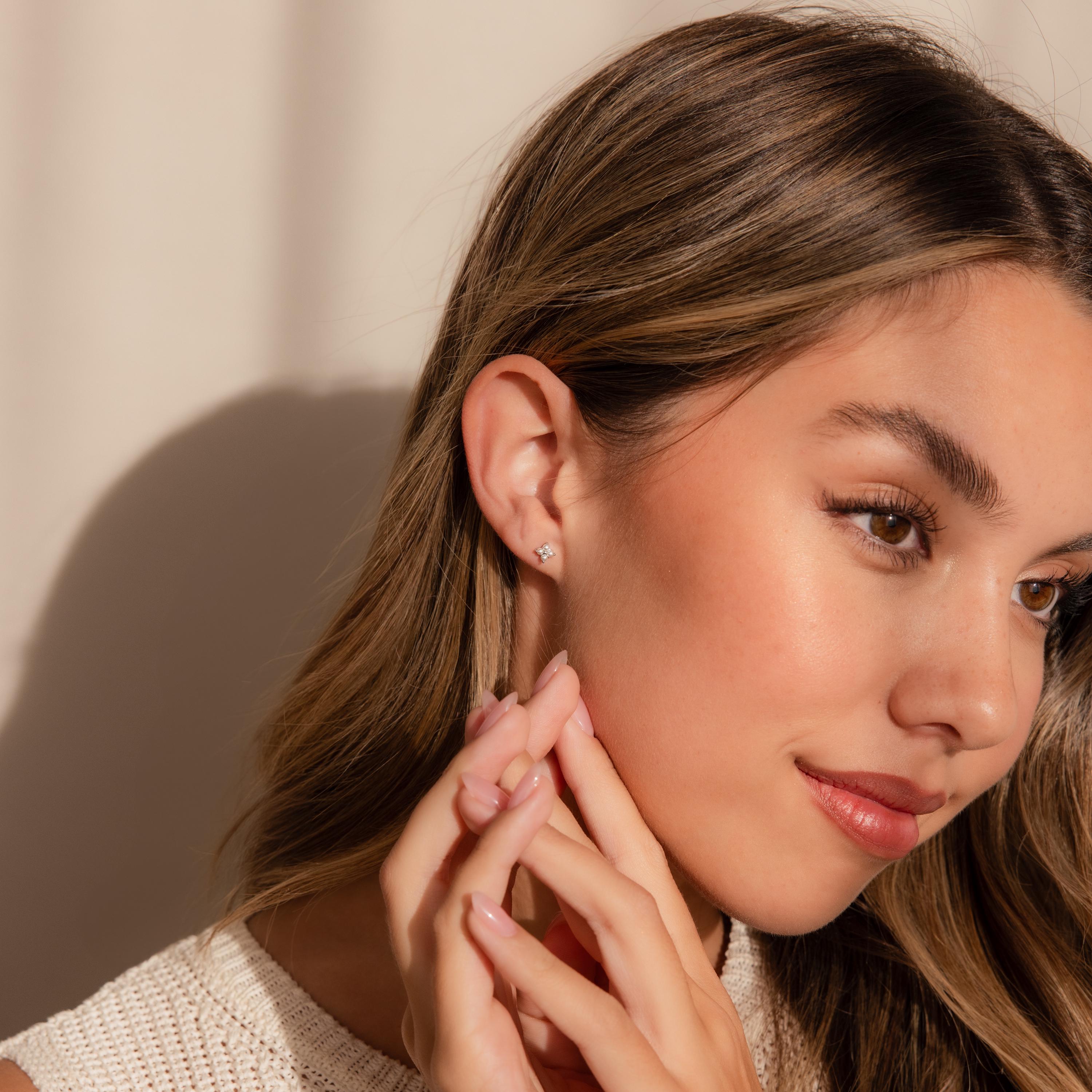 Nova Pearl Studs Earrings – 18K Gold, Waterproof & Hypoallergenic