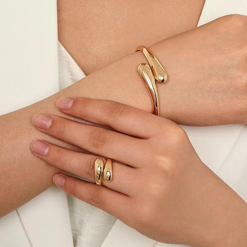 Dewdrop Ring – 18K Gold, Waterproof & Hypoallergenic