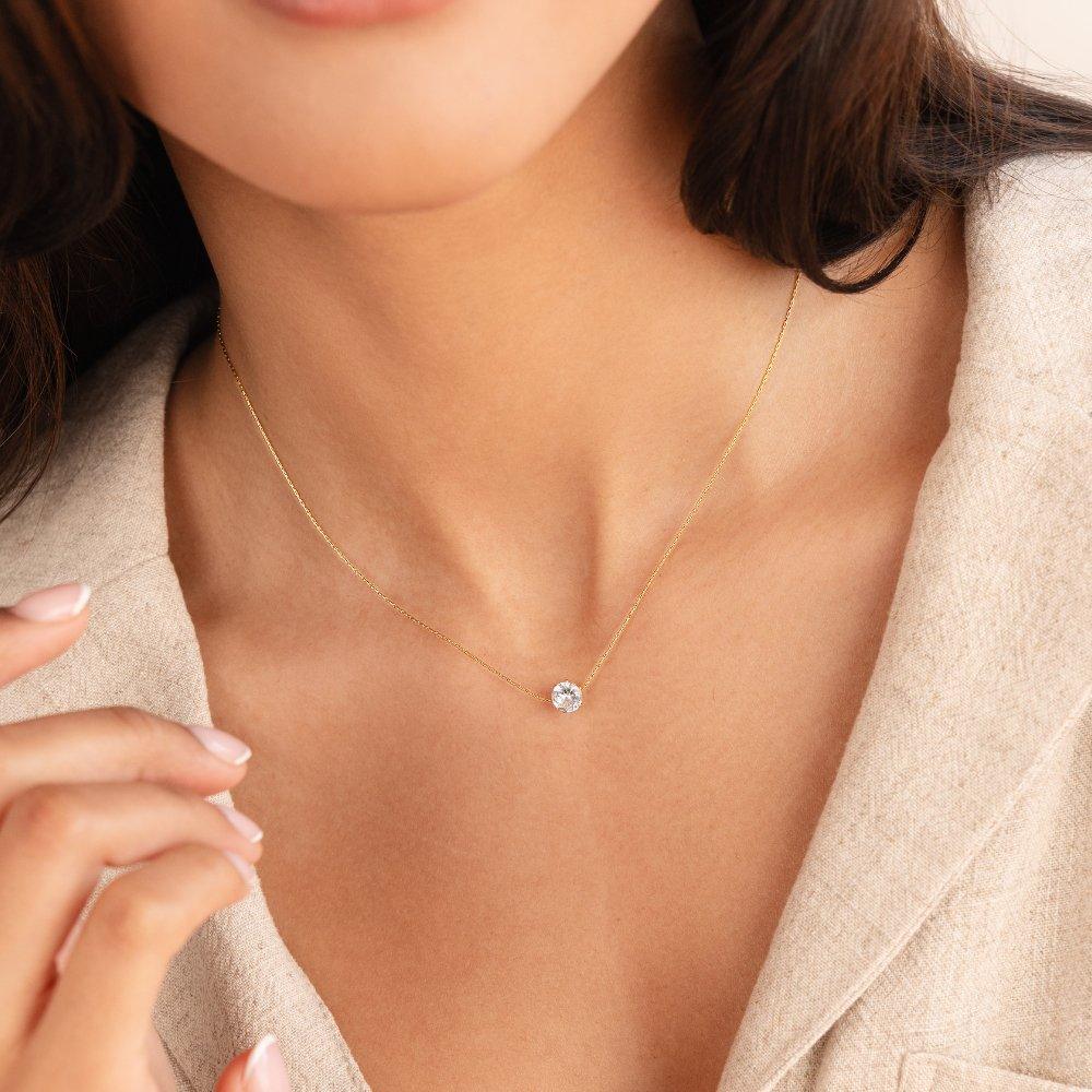 Radiant Glow Necklace – 18K Gold, Waterproof & Hypoallergenic