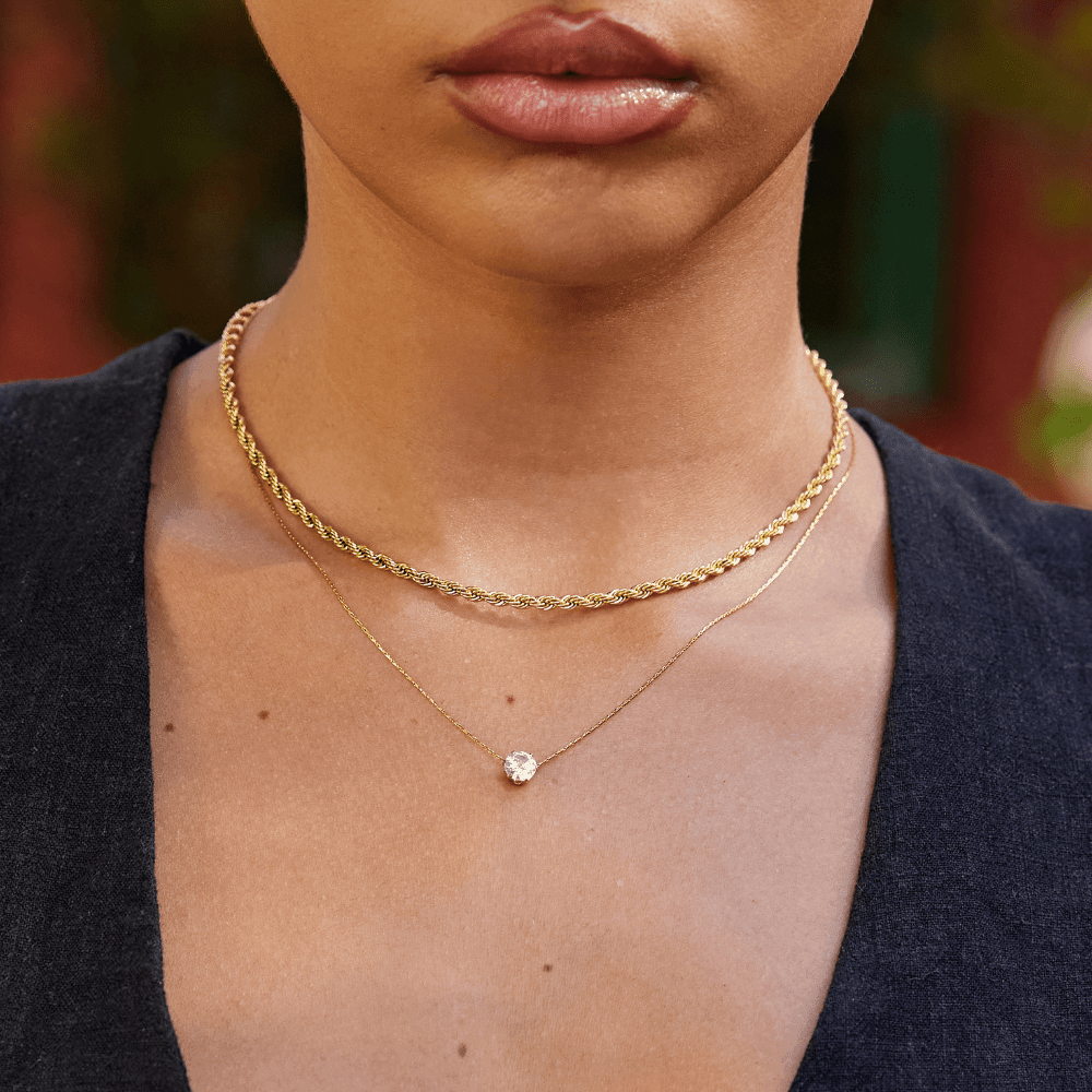 Radiant Glow Necklace – 18K Gold, Waterproof & Hypoallergenic