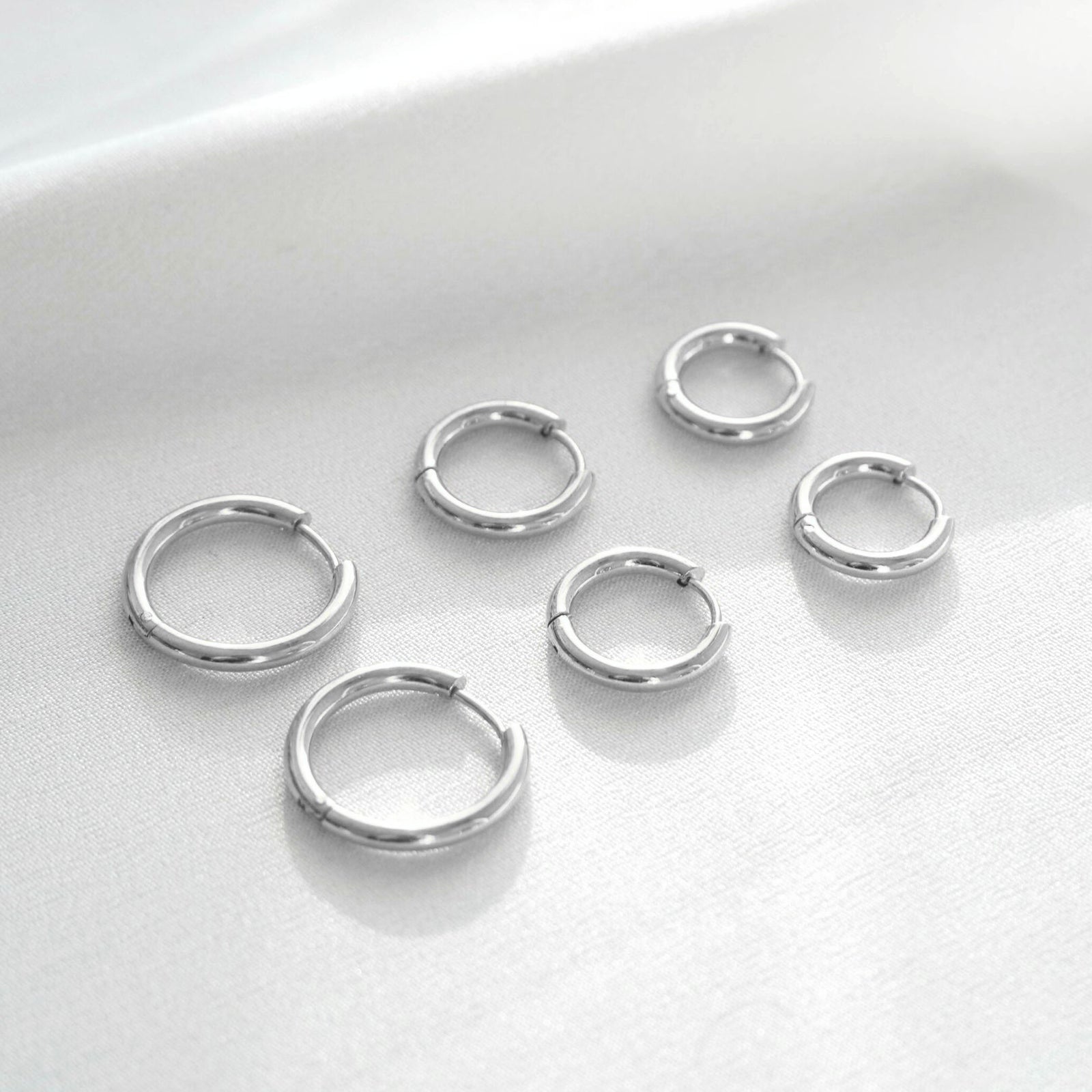 Eternal Hoop Trio – 18K Gold, Waterproof & Hypoallergenic