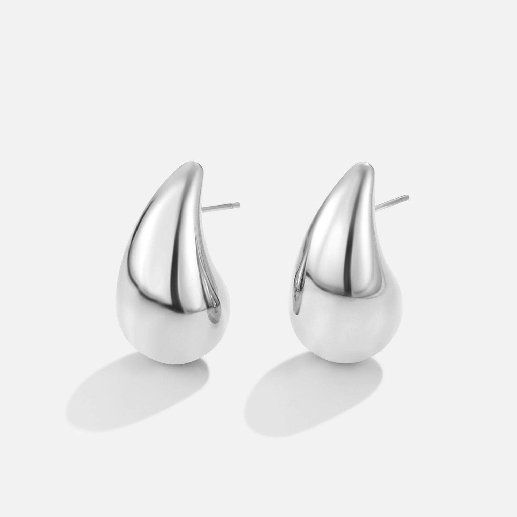 Dewdrop Earrings – 18K Gold, Waterproof & Hypoallergenic