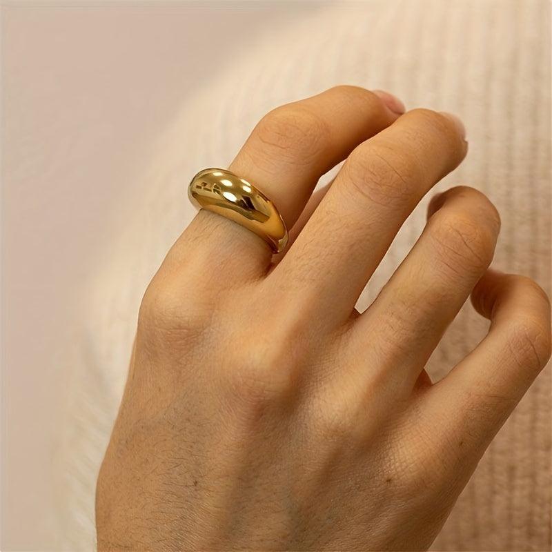 Curved Essence Ring
