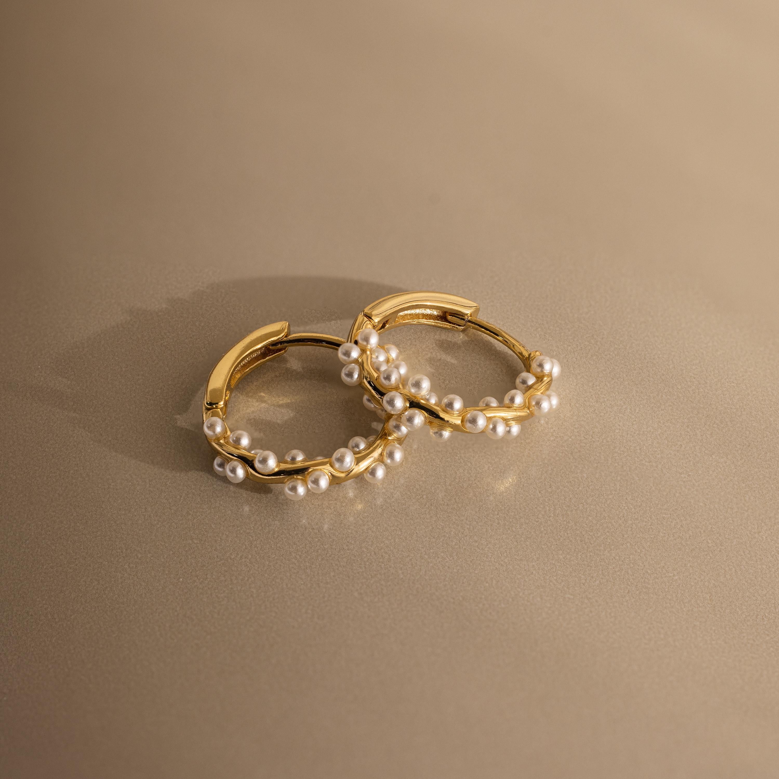 Eterna Pearl Huggies