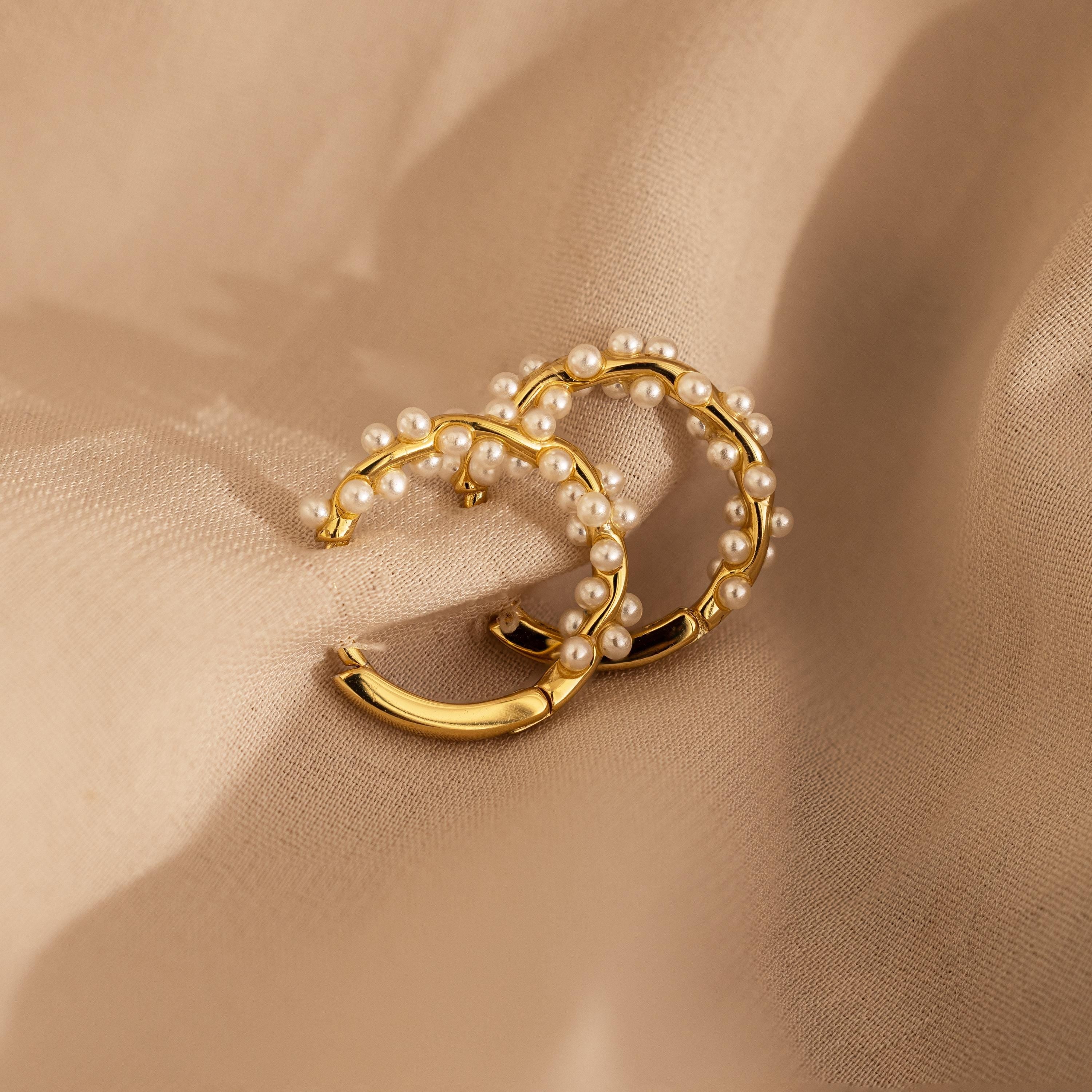 Eterna Pearl Huggies